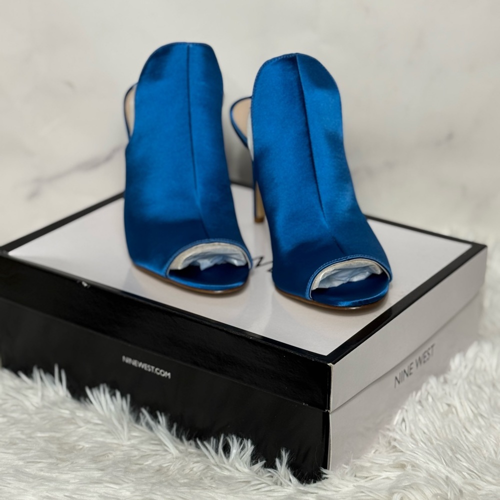 NEW in box Nine West Blue Satin Peep-Toe Mules Heels